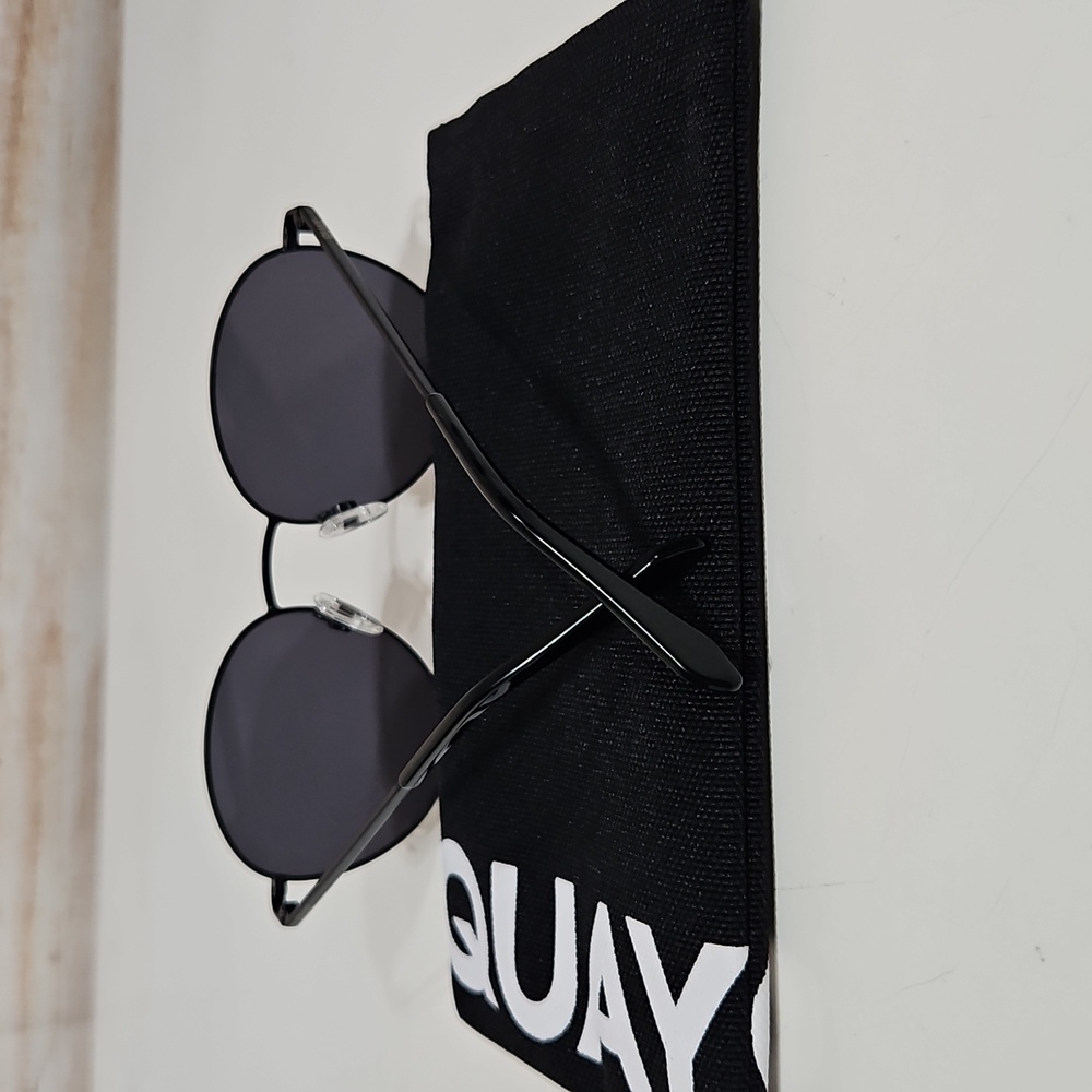 Quay Australia Loop Me In Black Dark Black Round Sunglasses - Picture 6 of 10